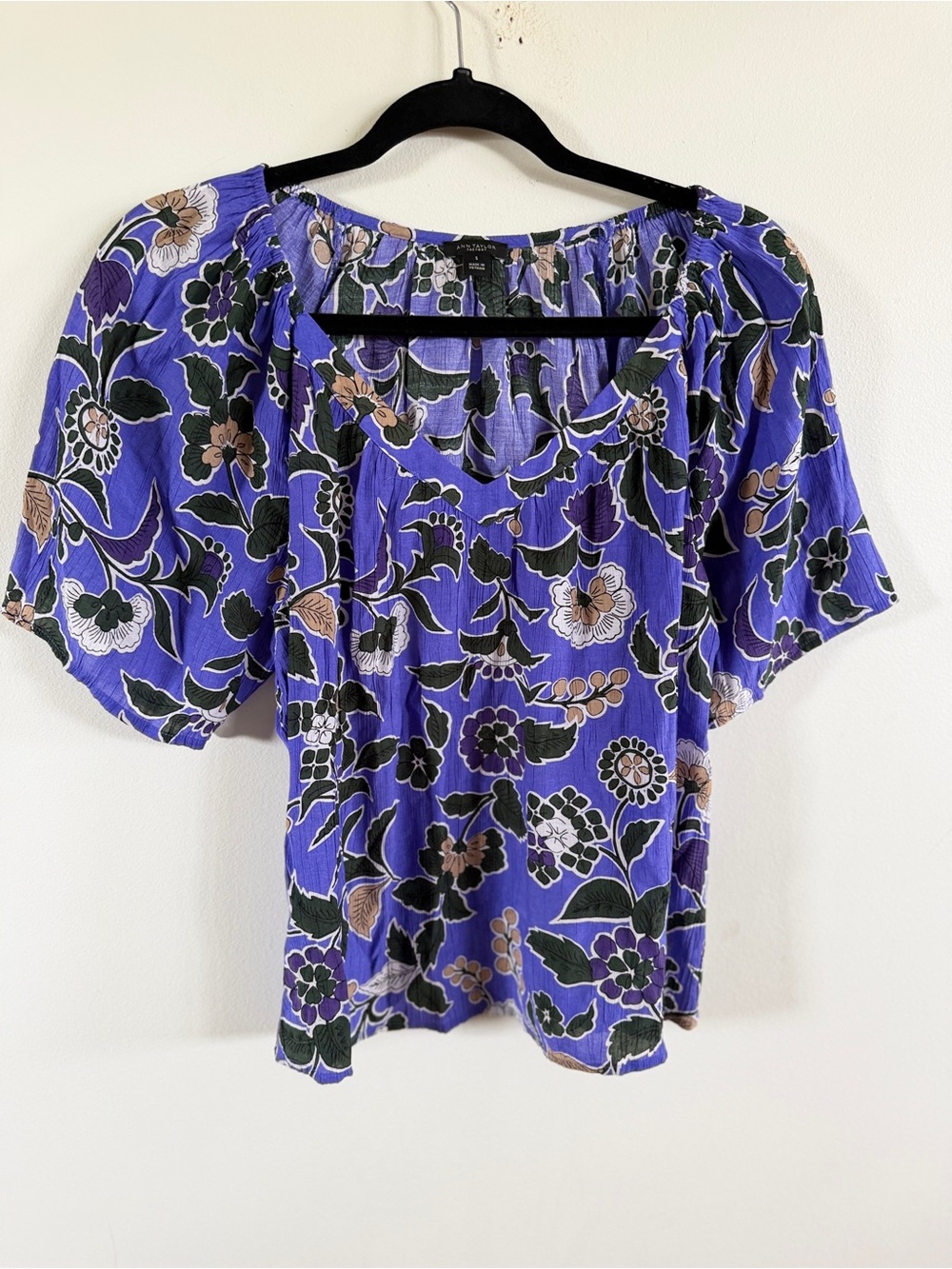 Ann Taylor Purple Floral Peasant Blouse small v-neck